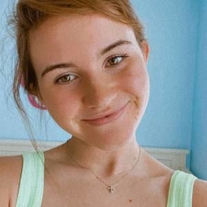 Meet your Posher, Ella